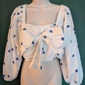 Farm RioWhite and Blue Crop Floral Women's Top Size M